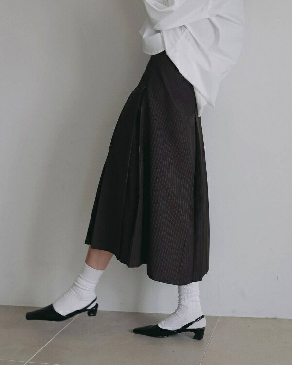 ・・nuke アンヌーク anuke2026AW 2026prefall 夏秋 受注会 取って置く会Stripe Pleats Skirt ストライププリーツスカート 62620804 船曳ひろみ【2026AW新作取って置く】【10月上旬-11月上旬お届け予定を組む】≪2月25日取って置く取っかかる≫ ボトムス-レディースファッション