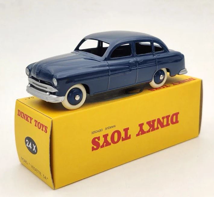 美品レアDINKY TOYS BUICK ROADMASTER ミニカー