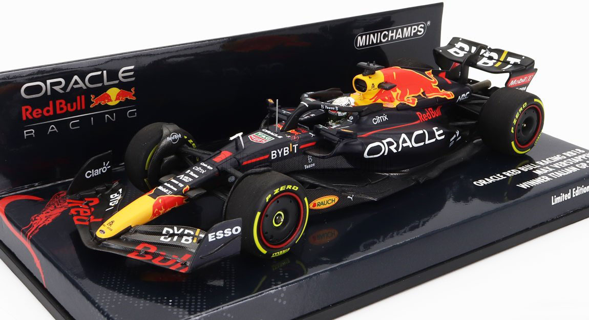 楽天市場】【国内在庫品】ミニチャンプス 1/43 レッドブル F1 RB18 #1 フェルスタッペン 鈴鹿 日本GP 2022 優勝 ピットボード付き  MINICHAMPS RED BULL ミニカー : BLUGREY（ブラグレー） 楽天市場店