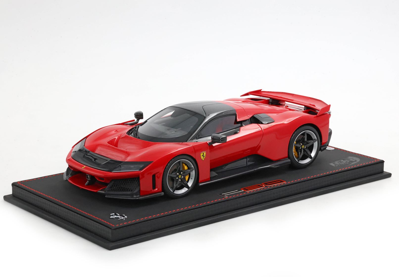 BBR 1/18 フェラーリ F80 ロッソ コルサ 炭素車輪 Ferrari F80 Rosso Corsa 押さえる400台 レジンモデル 【国内店卸し資産品】