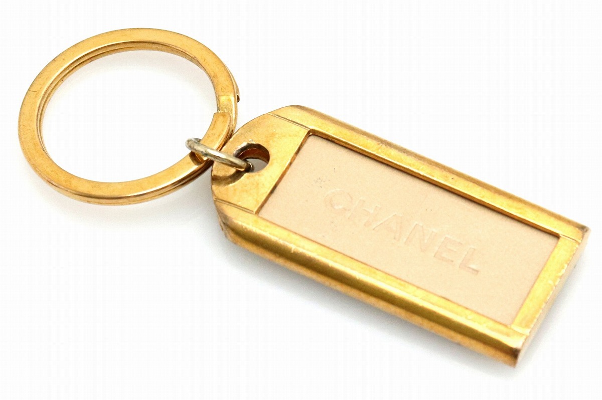 Chanel ブルーミン シャネル ロゴプレート キーリング ヴィトン タグ キーホルダー キーチャーム バッグチャーム 千葉 レザー Gp ゴールドカラー 01年製 K Blumin 店 Chanel ブルーミン シャネル ロゴプレート キーリング ヴィトン タグ キーホルダー キーチャーム バッグチャーム 千葉 レザー Gp ゴールドカラー 01年製 K Blumin 店