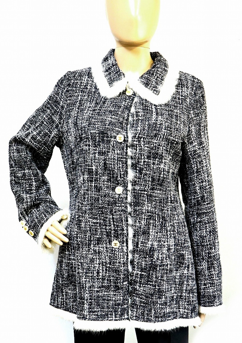 CHANEL シャネル レディース 厚地の外套  毛革厚地の外套  羊毛 家兎 黒いこと 黒 白いこと 白 ゴールド金具 【中古】