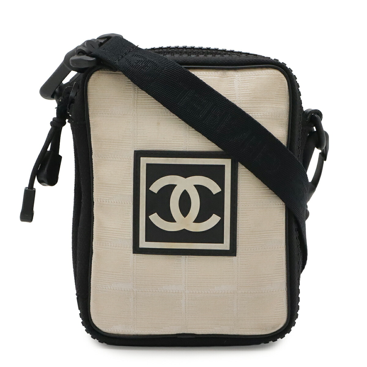 CHANEL シャネル 運動競技伝達ルート ニュートラベルライン ココマーク ショルダーバッグ 2WAY 酉の方角合切袋 ナイロン 象牙色 黒いこと A22059 【中古】