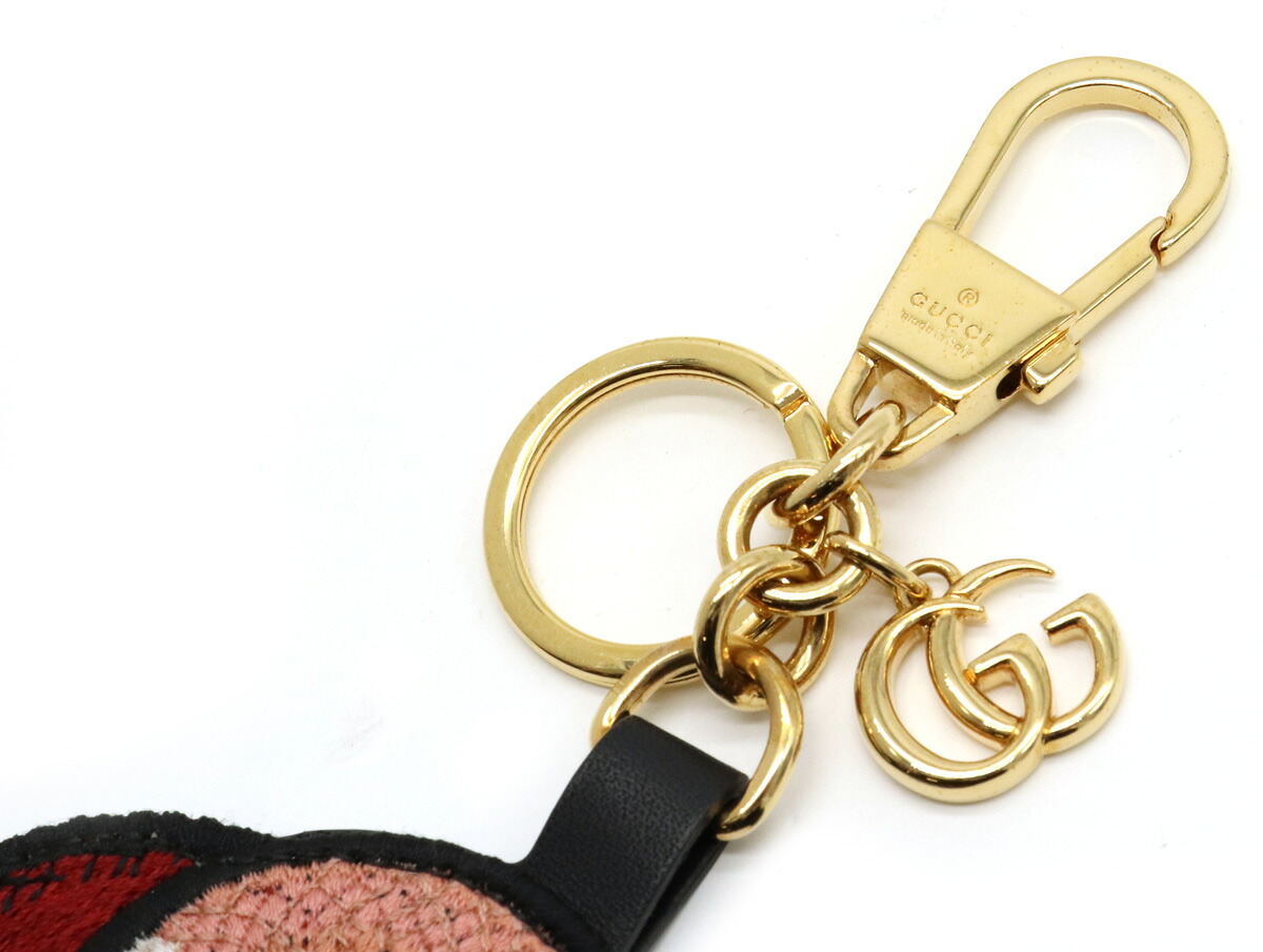 gucci supreme keychain