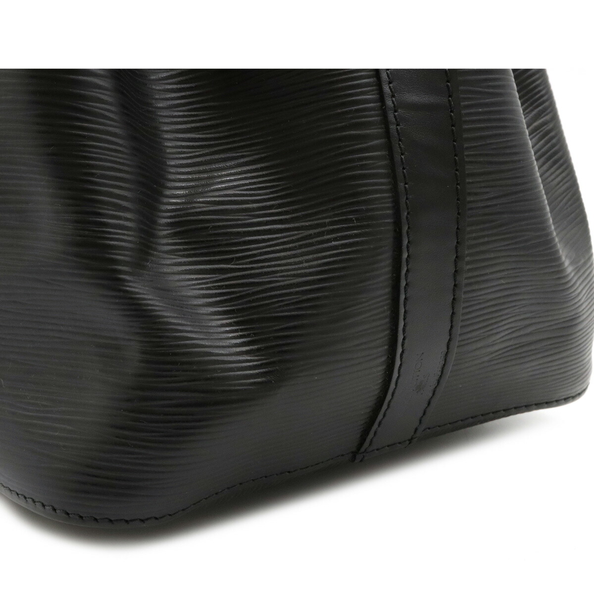 【バッグ】LOUISVUITTONルイヴィトンエピプチノエ巾着ショルダーバッグセミショルダーワンショルダーレザーノワール黒ブラックM59012【中古】