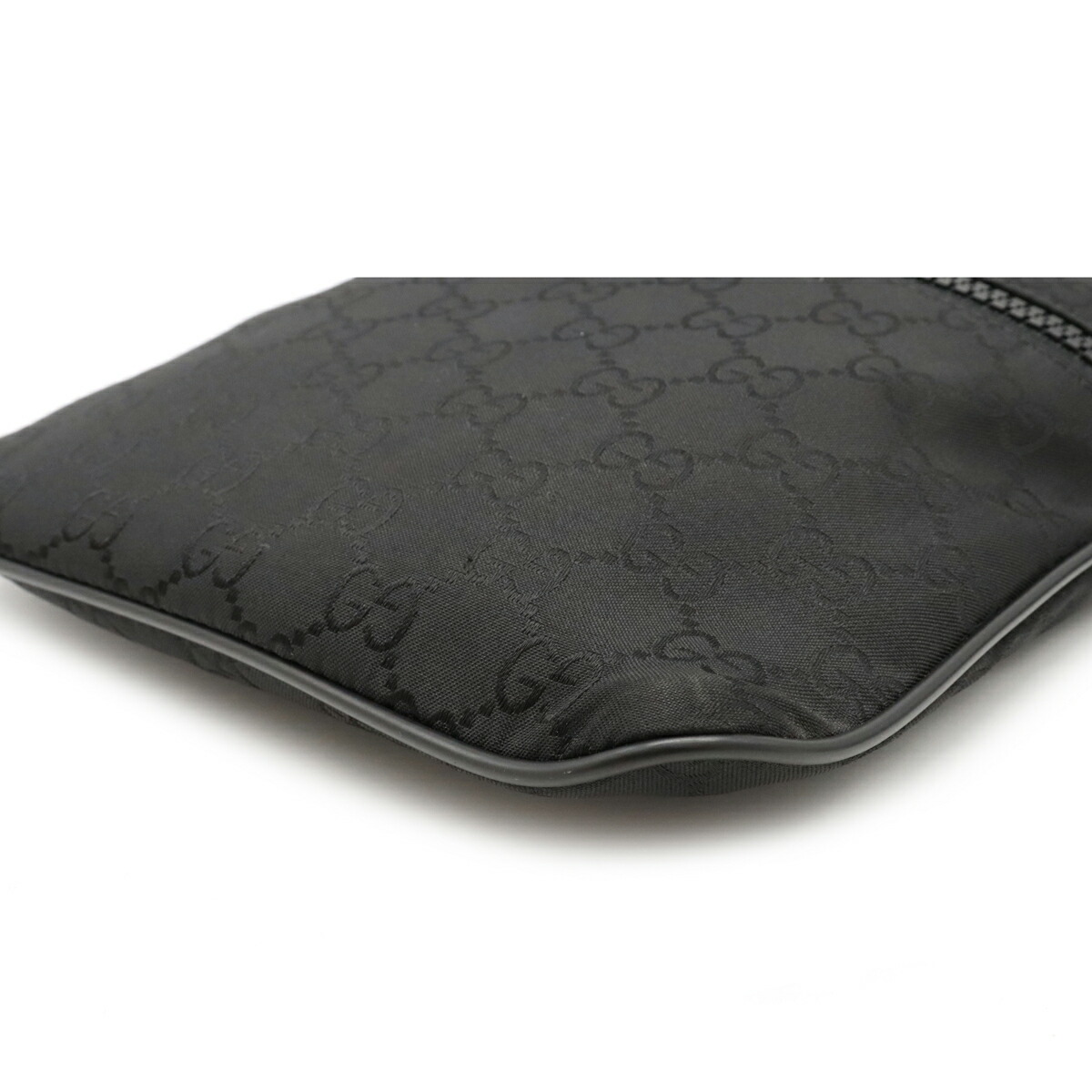 【バッグ】GUCCIグッチGGナイロンショルダーバッグ斜め掛けポシェットマチなしレザー黒ブラックグレーアウトレット品449183【中古】