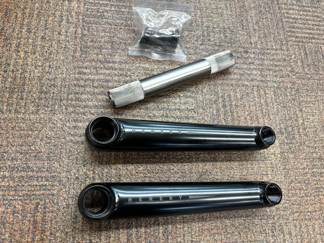 クランクセット　BMX フラット　Ares 日本最速インストール🔧✨】BMX用超軽量アルミクランクセット