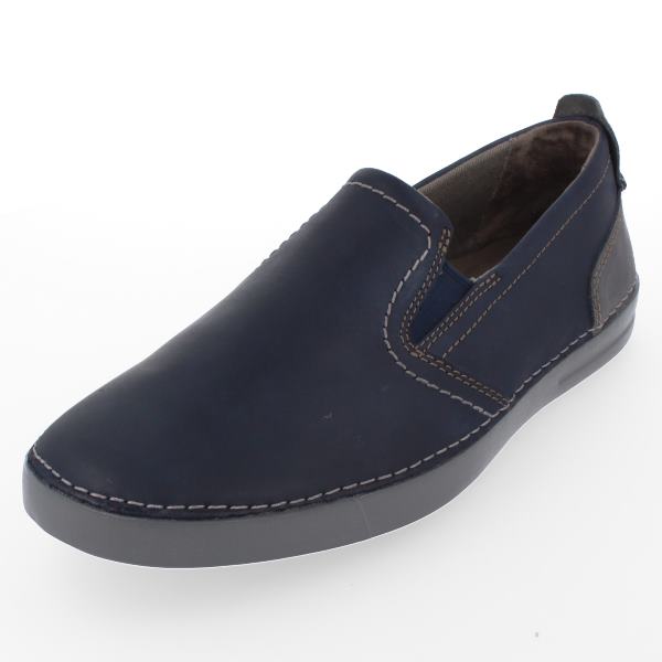 clarks 10 off