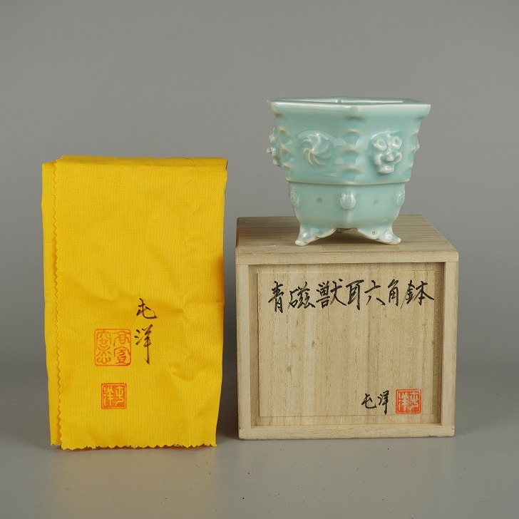 盆栽鉢 屯洋 高濱窯 小型 長辺 約 11.7珊 六角鉢 獣耳 飾りつけ 青磁 釉薬 共箱 共布 感謝 褒めたたえる用 現品 新品