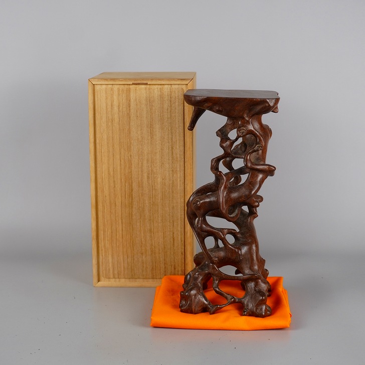 【中古】 花台 根卓 高さ 約 22.8cm 飾台 置き物台 花飾 木製 小品卓 盆栽台 箱付 布付 鑑賞用 観賞用 現品 中古|盆栽はニわ 店