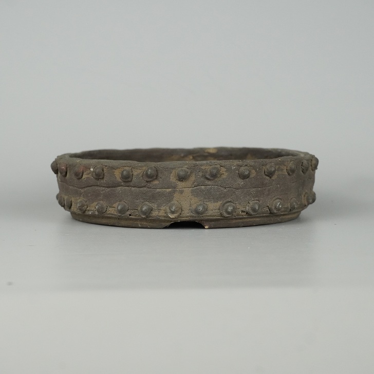 【中古】 盆栽鉢 常滑 秀峰 小型 長辺 約15糎 丸鉢 鋲打 泥物 現品 中古鉢 貨物輸送無料