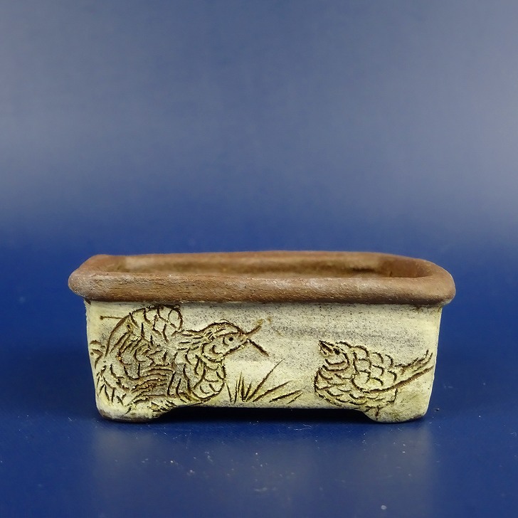 【中古】盆栽鉢 谷嵐山 豆鉢 長辺 約4.5糎 長方鉢 境界線の外側 釘彫り 鳥 現品 中古鉢 貨物輸送無料