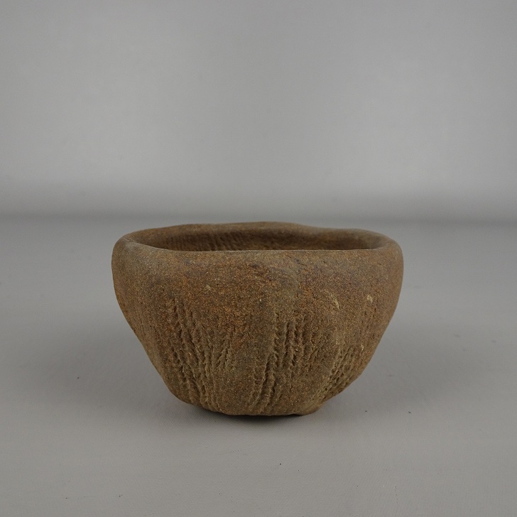 【中古】盆栽鉢 雀子 小鉢 長辺 約 7糎 丸鉢 現品 中古鉢 貨物輸送無料