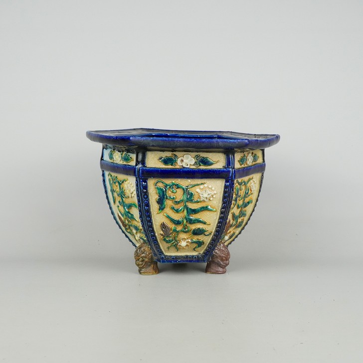 【中古】盆栽鉢 司峰 中型 長辺 約21cm 六角鉢 外縁 鬼面足 浮彫 色絵 華 花 観賞用 現品 中古鉢 27,170円