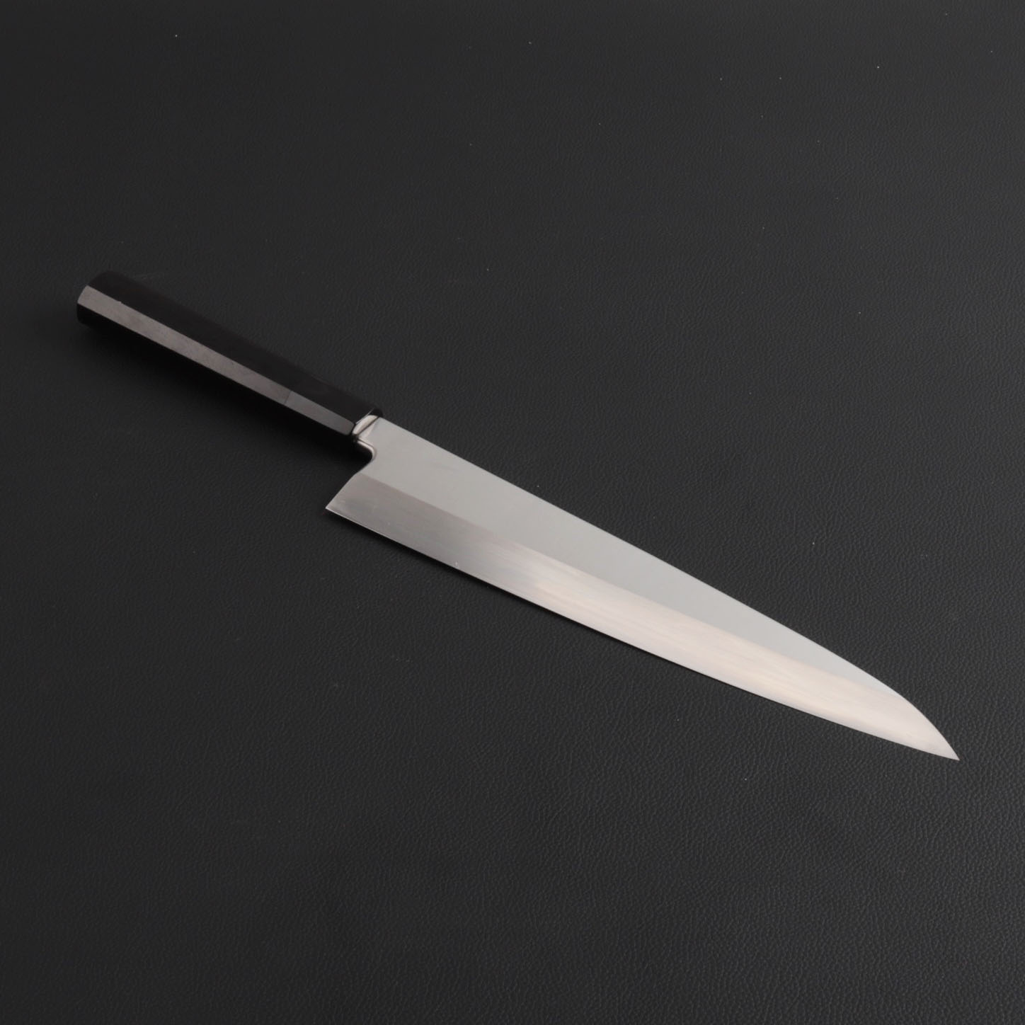 7019 鎌型薄刃包丁 8寸 刃渡り240mm 刺身包丁 人工象牙黒三本巻八角柄 compass1727368459.jpg