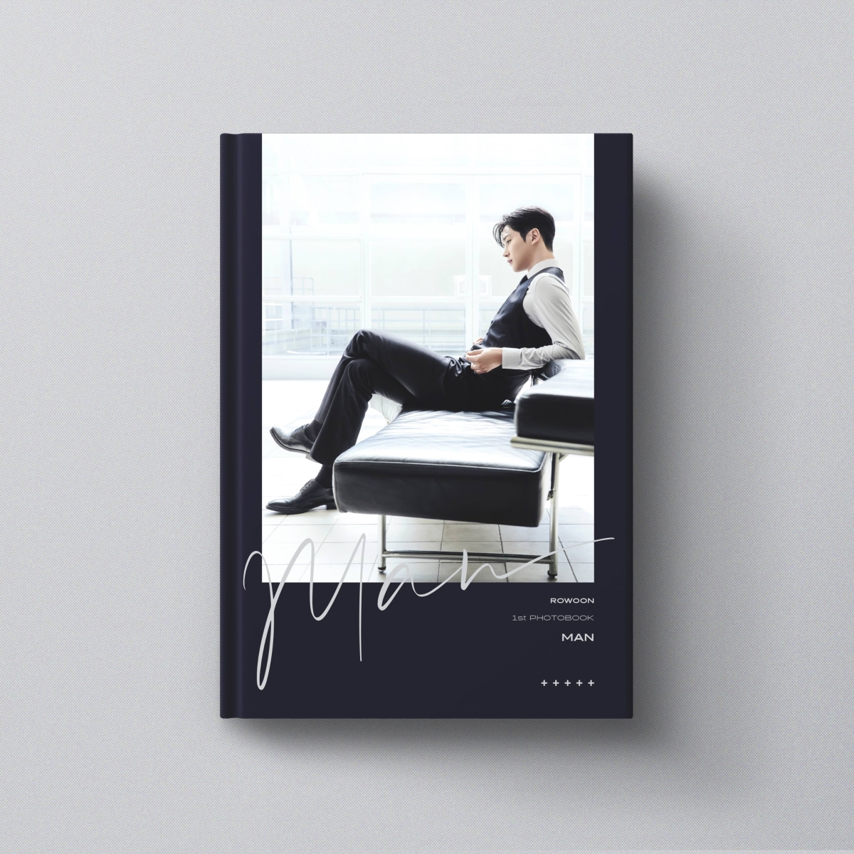 【楽天ブックス限定先着特典】【書籍】ROWOON 1st PHOTOBOOK - MAN -(アクリルキーホルダー)