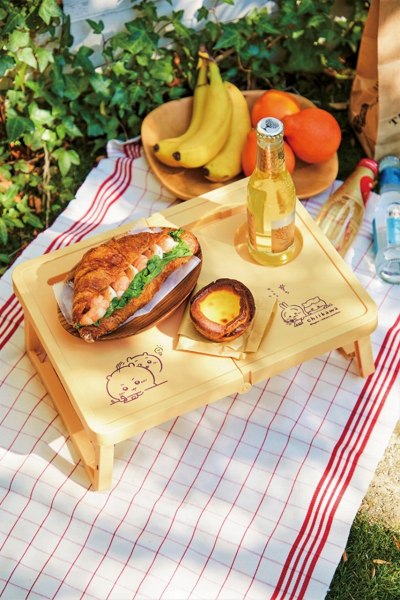 【新品】ちいかわ 折りたたみテーブル 　ピンク chiikawa_folding-table_05-