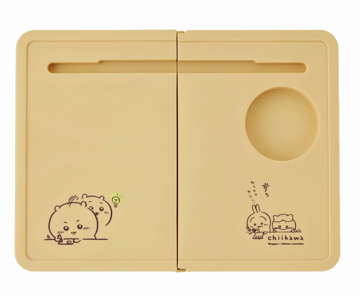 ちいかわ折りたたみテーブルBOOK