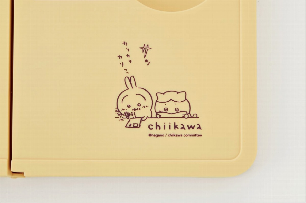 ちいかわ折りたたみテーブルBOOK