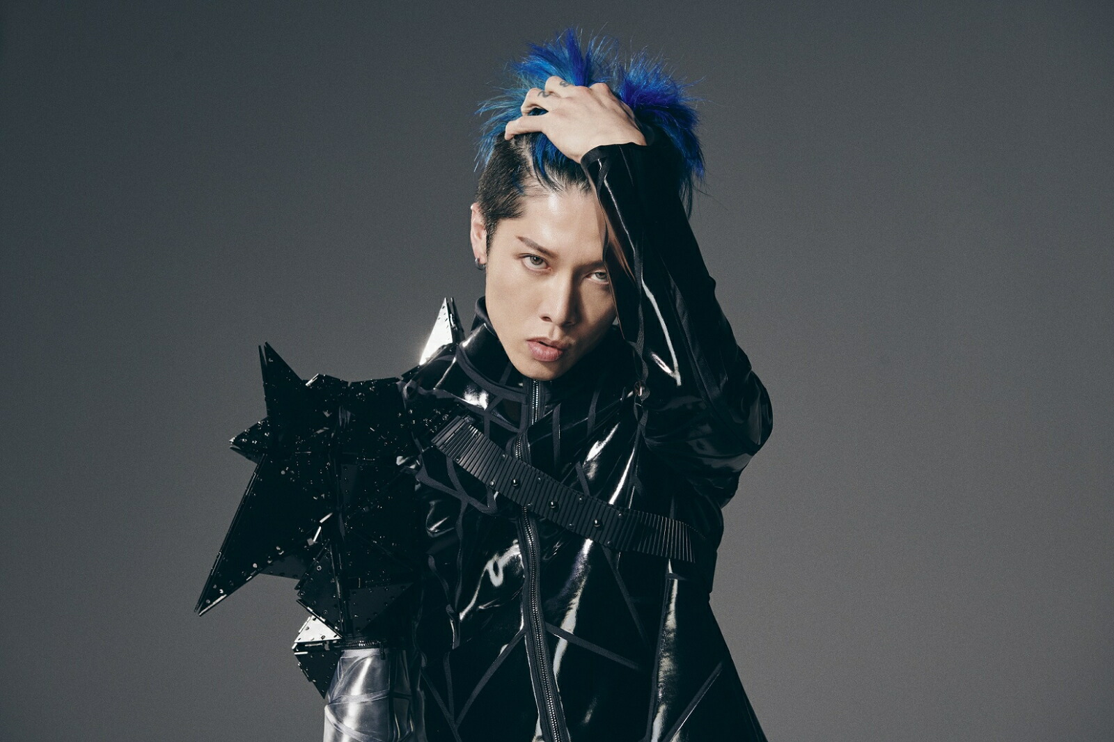 StrikeItOut[MIYAVI]
