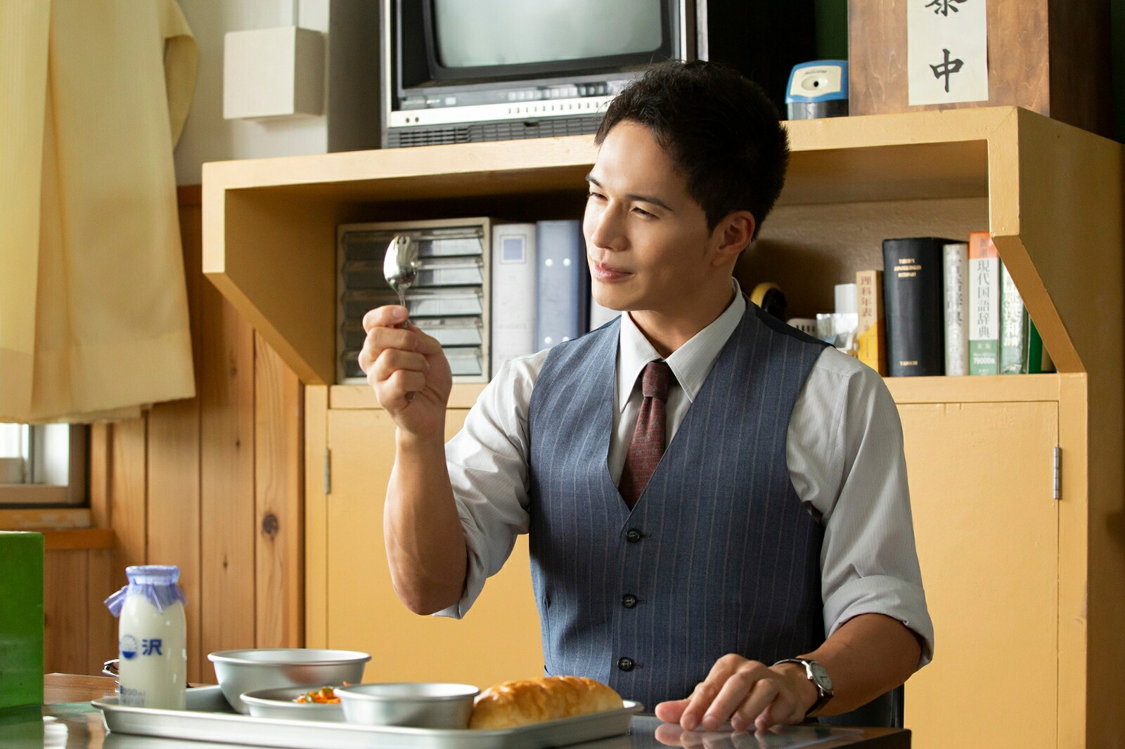 【楽天ブックス限定先着特典】劇場版おいしい給食卒業【Blu-ray】(ポストカード3枚セット)[市原隼人]
