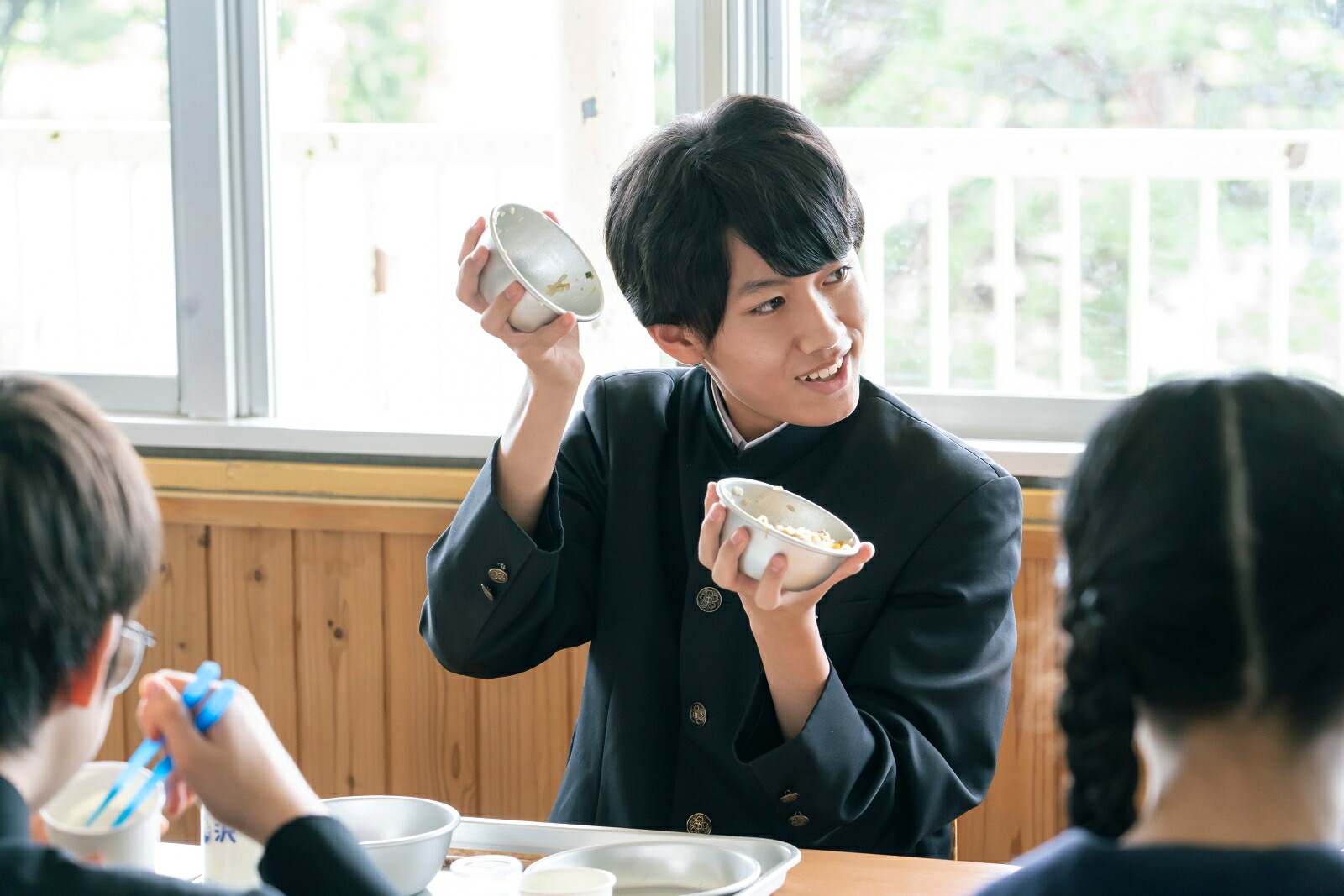 【楽天ブックス限定先着特典】劇場版おいしい給食卒業【Blu-ray】(ポストカード3枚セット)[市原隼人]