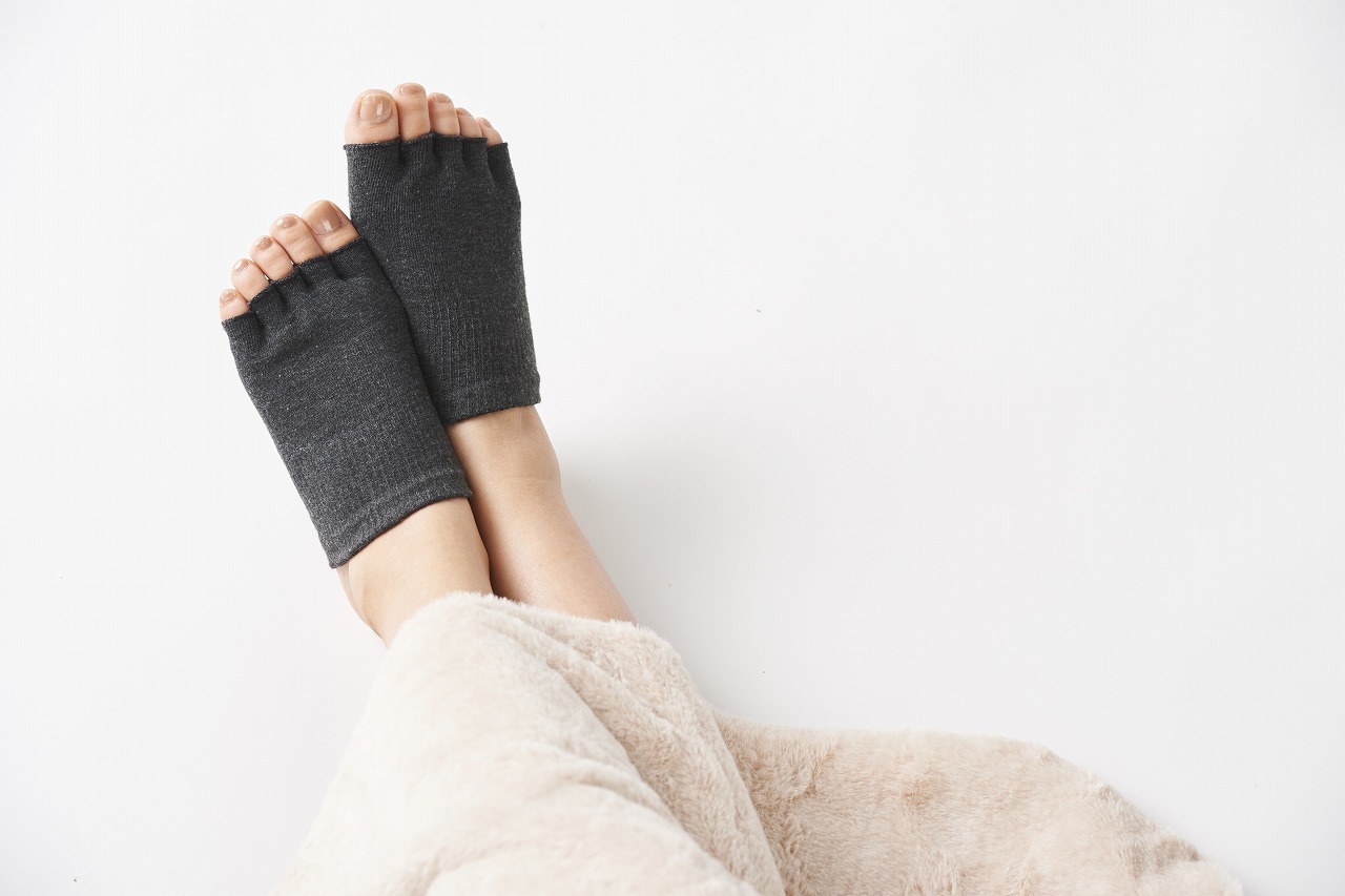 楽天ブックス 福辻式 遠赤指圧おやすみ靴下 足裏のスペシャリスト福辻先生監修 福辻鋭記 本