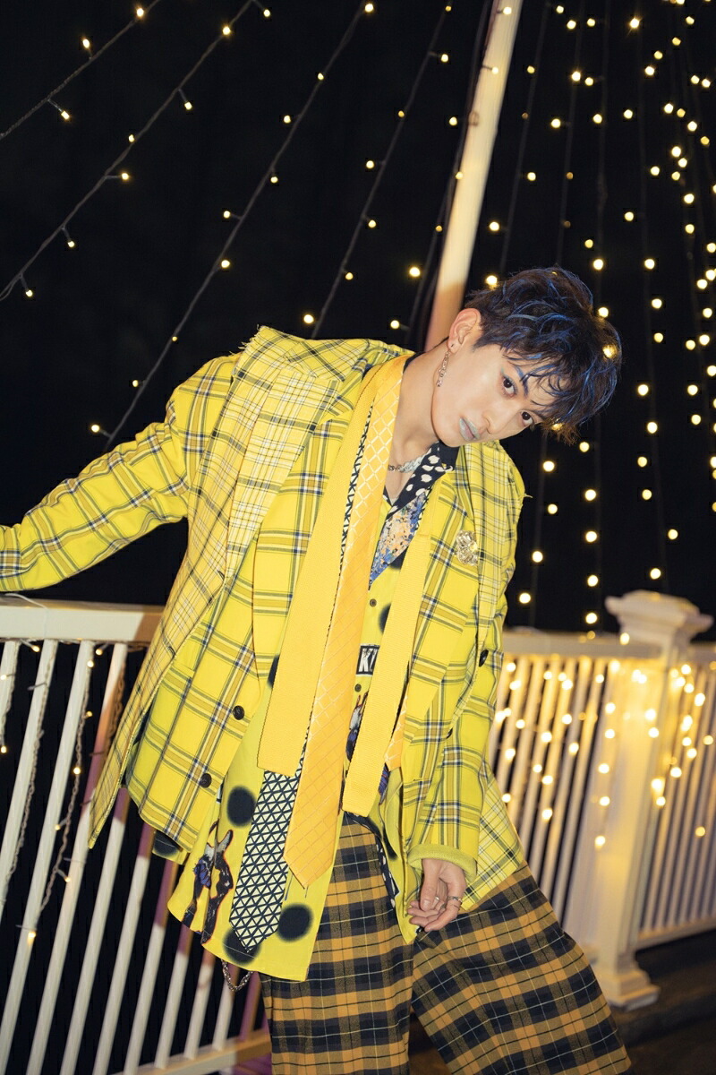 【楽天・Amazon限定表紙版】菊池修司1st写真集「Ambivalent」