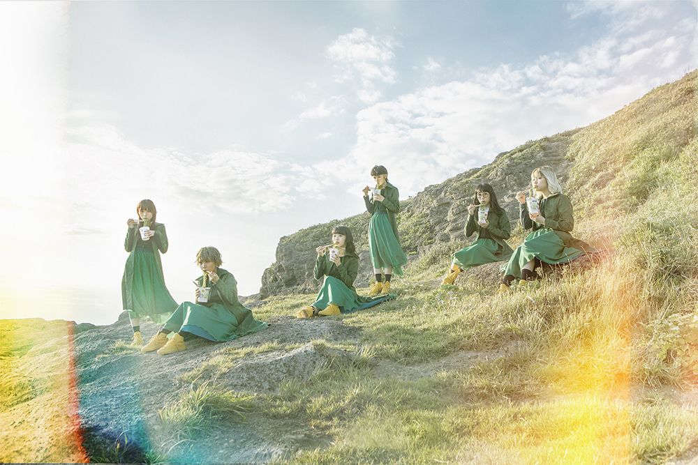 【楽天ブックス限定先着特典】KiNDPEOPLE/リズム(CD＋Blu-ray＋PHOTOBOOK)(初回生産限定盤[BOX仕様])(オリジナル特典ステッカーC付き)[BiSH]