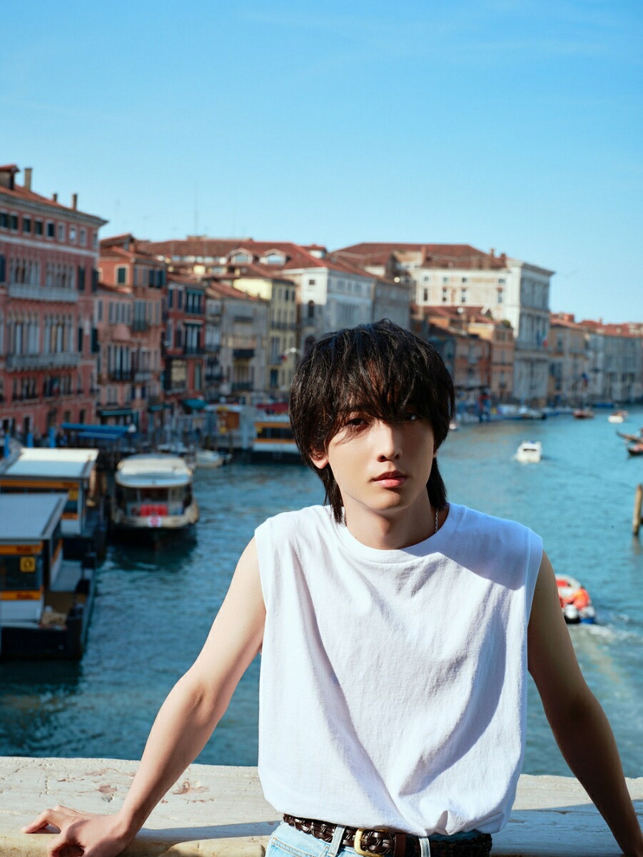 【楽天・Amazon限定版】小林千晃デビュー10周年記念写真集ChiamoreメイキングDVD付き限定表紙版販売