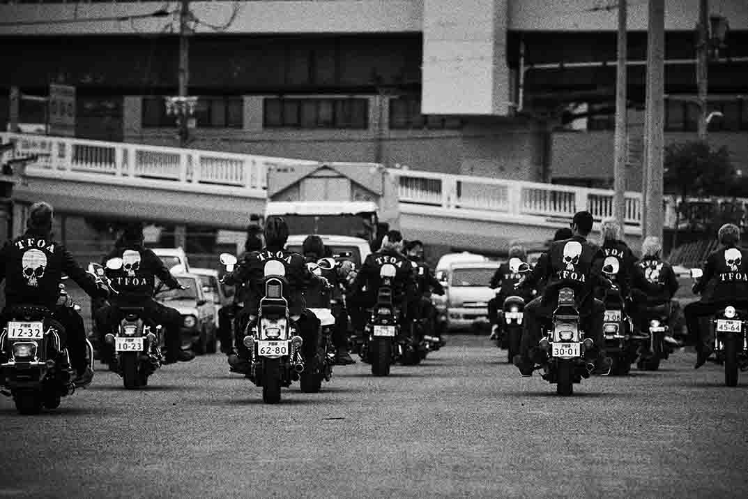 楽天ブックス 楽天ブックス限定特典 クローズ生誕30周年記念写真集 武装戦線 The Real 朝倉未来フォトカード マサヤ イチ Animareal 本