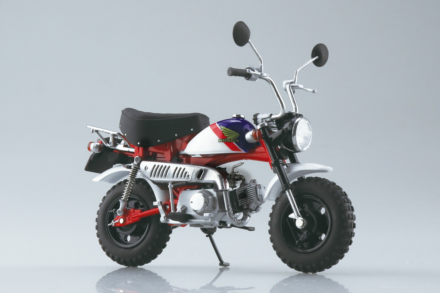 1/12 完成品バイク Honda モンキー・スペシャル シャスタホワイト (トリコロール) (塗装済み完成品)画像