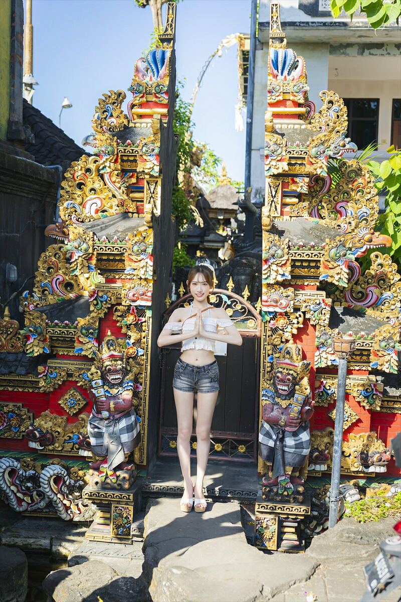 【楽天ブックス限定特典】原かれん1st写真集どストライク(生写真1枚)[原かれん]