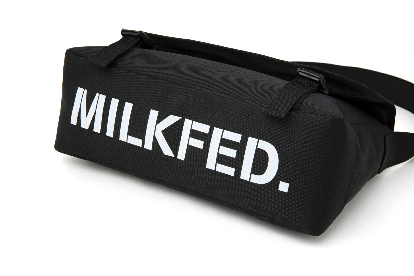 楽天ブックス Milkfed Special Book Big Messenger Bag 9784800292018 本