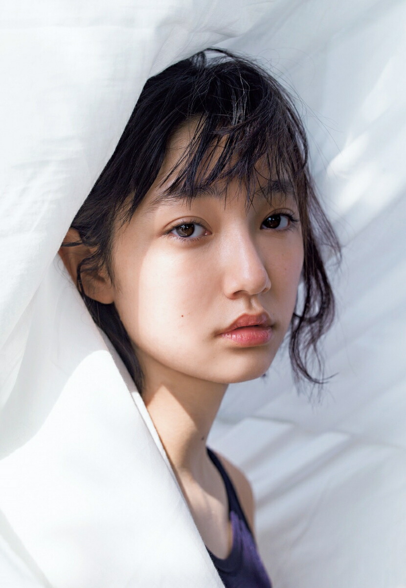 【楽天ブックス限定特典】小宮山莉渚1st写真集「少女果実」(ポストカード)