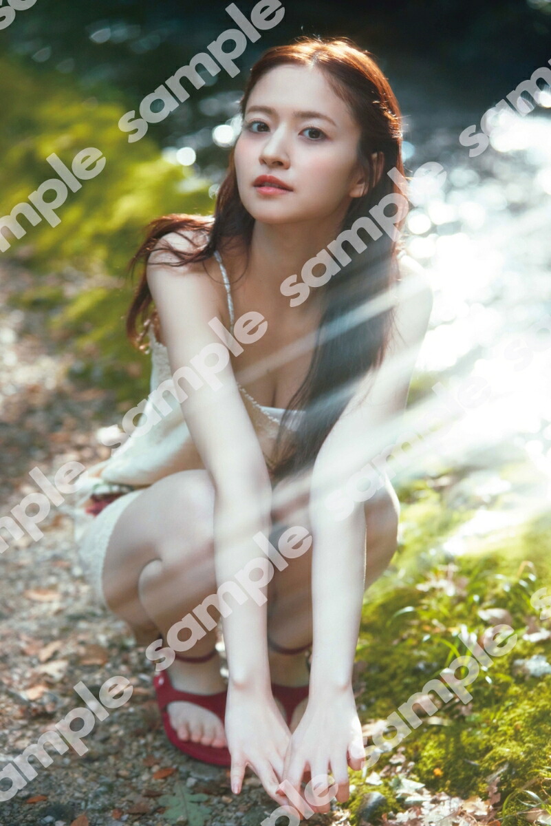 【楽天ブックス限定特典】乃木坂46金川紗耶1st写真集『好きのグラデーション』(ポストカード1枚)[金川紗耶]