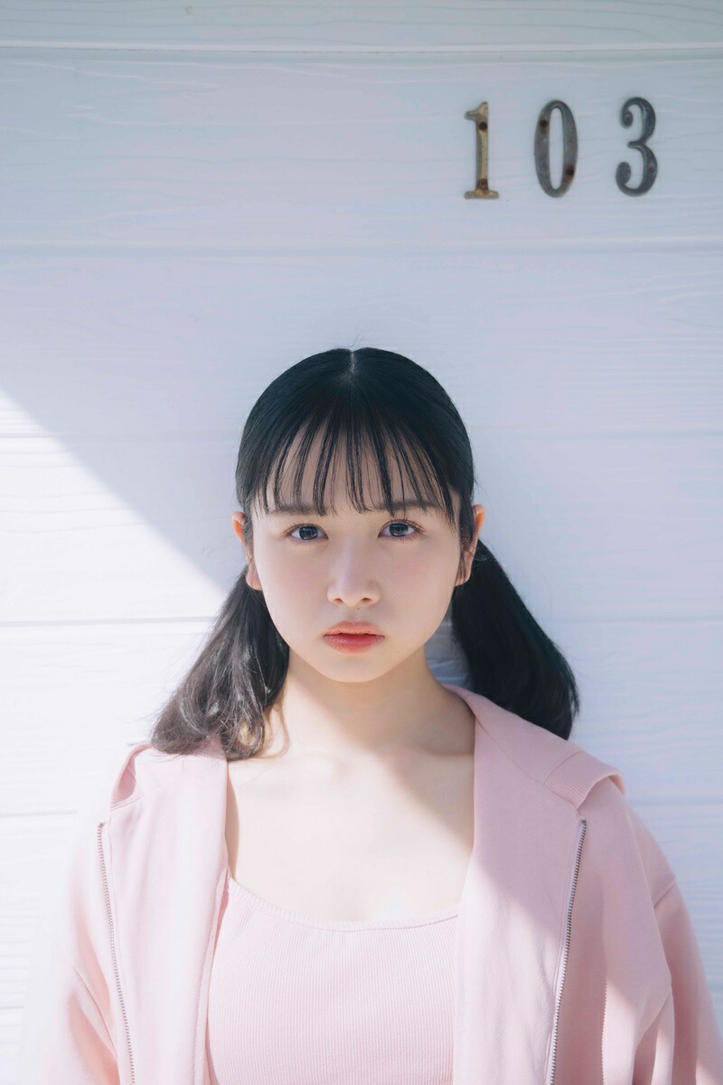 【楽天ブックス限定特典】上村ひなの写真集そのままで(限定カバー)