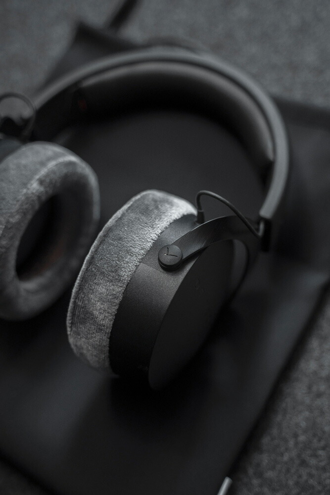 ブックス: beyerdynamic 密閉型モニタリングヘッドホン DT 700 PRO X - beyerdynamic - 4589702693100 : PCソフト・周辺機器