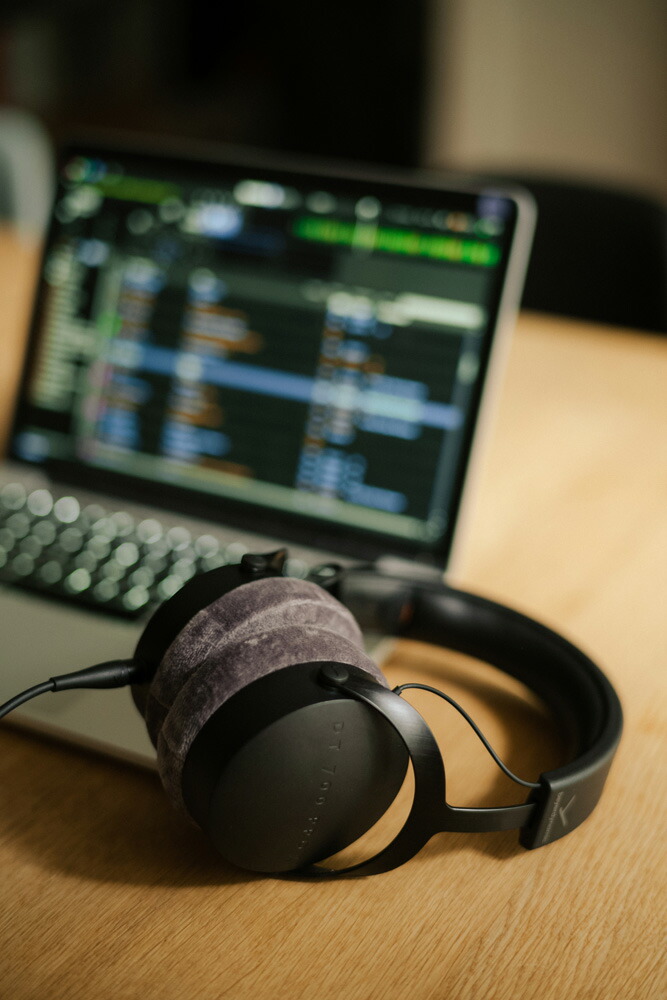 ブックス: beyerdynamic 密閉型モニタリングヘッドホン DT 700 PRO X - beyerdynamic - 4589702693100 : PCソフト・周辺機器