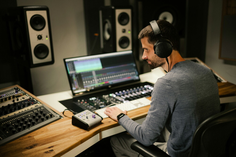 ブックス: beyerdynamic 開放型モニタリングヘッドホン DT 900 PRO X - beyerdynamic - 4589702693117 : PCソフト・周辺機器