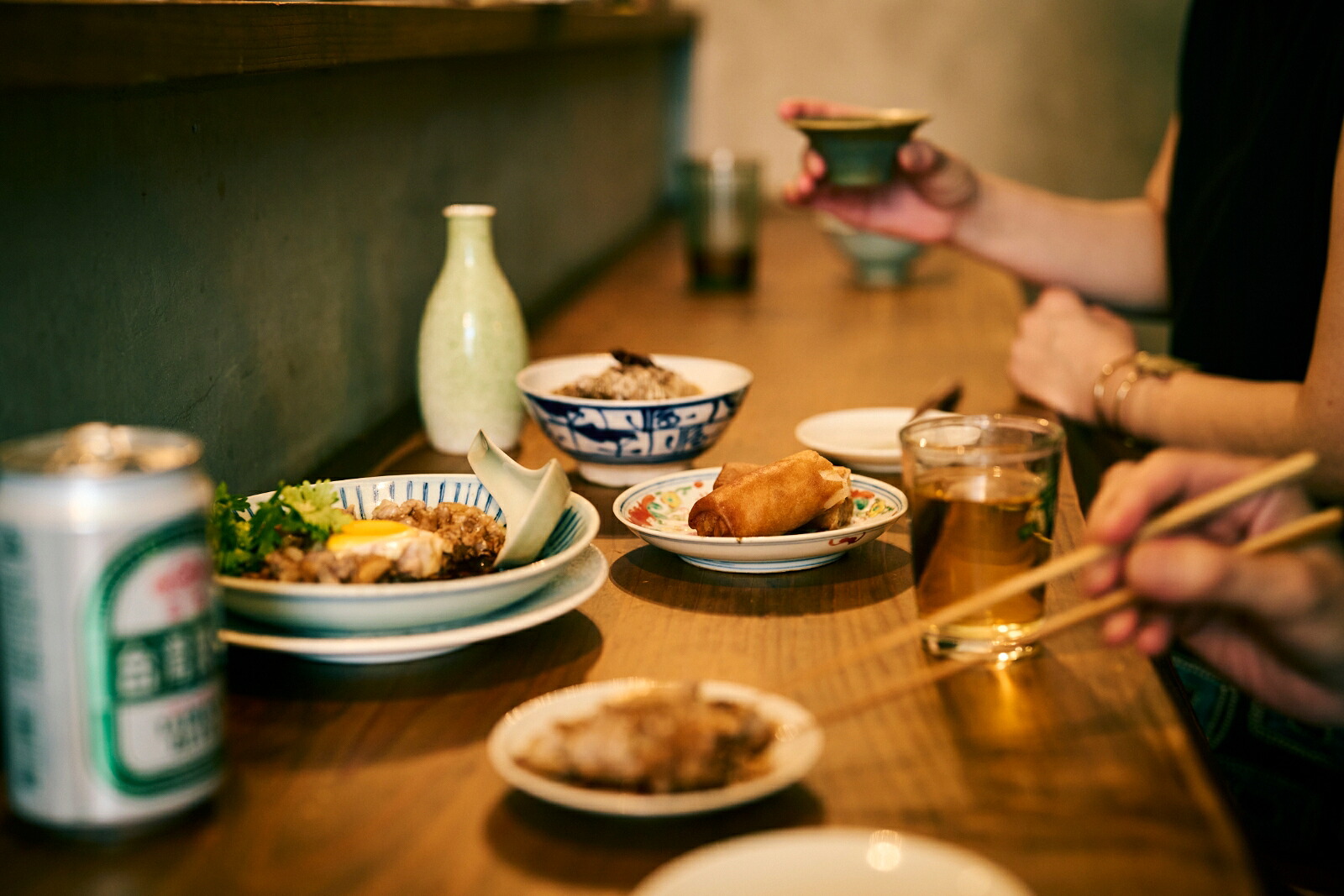 「Spice飯店」のスパイスつまみ西荻窪のちいさな名店[岡本大佑]