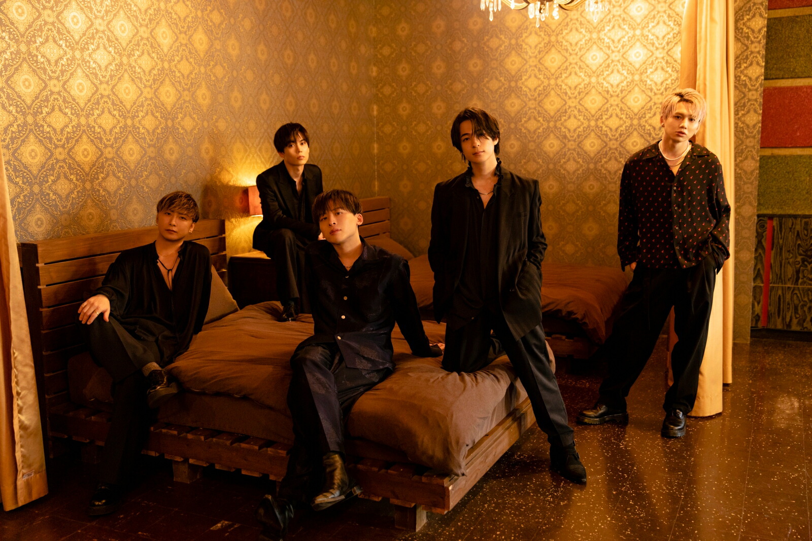 �ڳ�ŷ�֥å���������ŵ��+REVERSi(���ꥫ�С�)[Da-iCE]