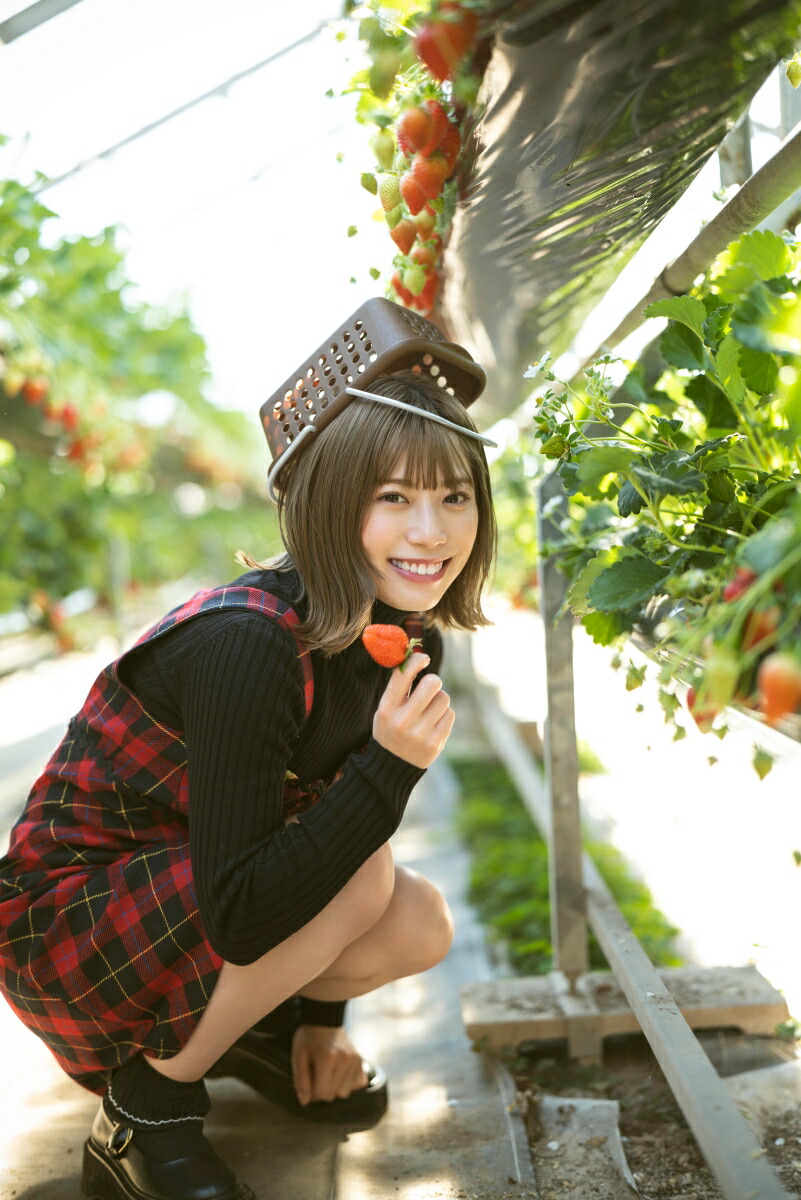 【楽天ブックス限定特典】【楽天ブックス限定】日向坂46東村芽依1st写真集見つけた(限定カバー)[東村芽依]