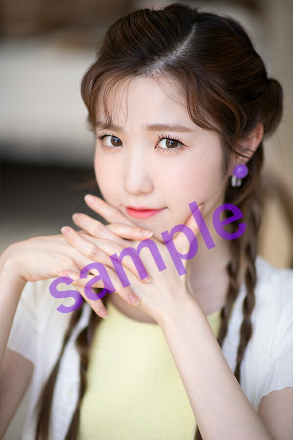 【国内公式販売は楽天ブックスだけ】写真集Diconvol.8IZ*ONE[-lookatmyiZ-]【本田仁美】（クリアファイル、フォトカード、日本語訳付き）[IZ*ONE]