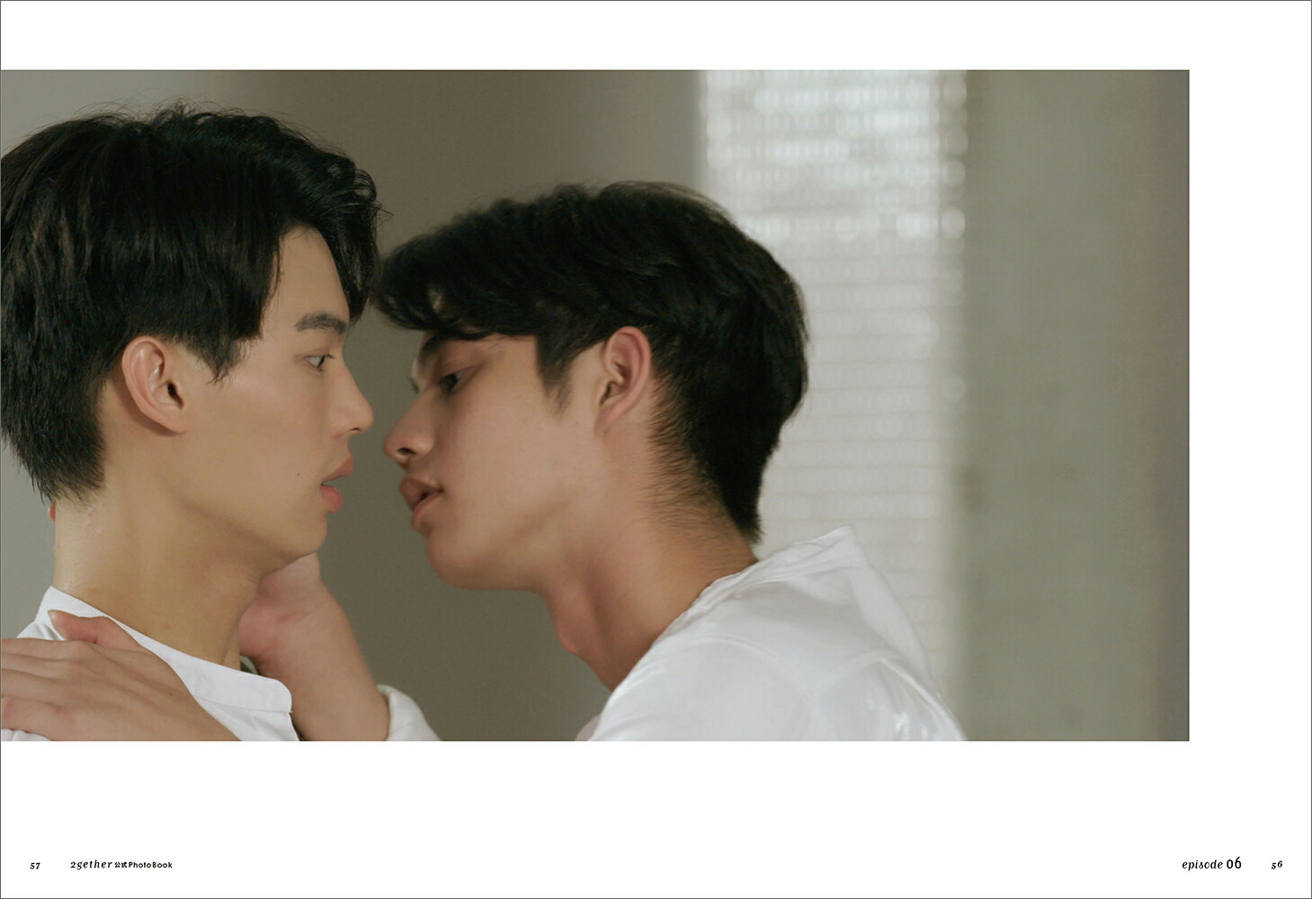【楽天ブックス限定特典】2gether公式PhotoBook(ポストカード)[GMMTV]