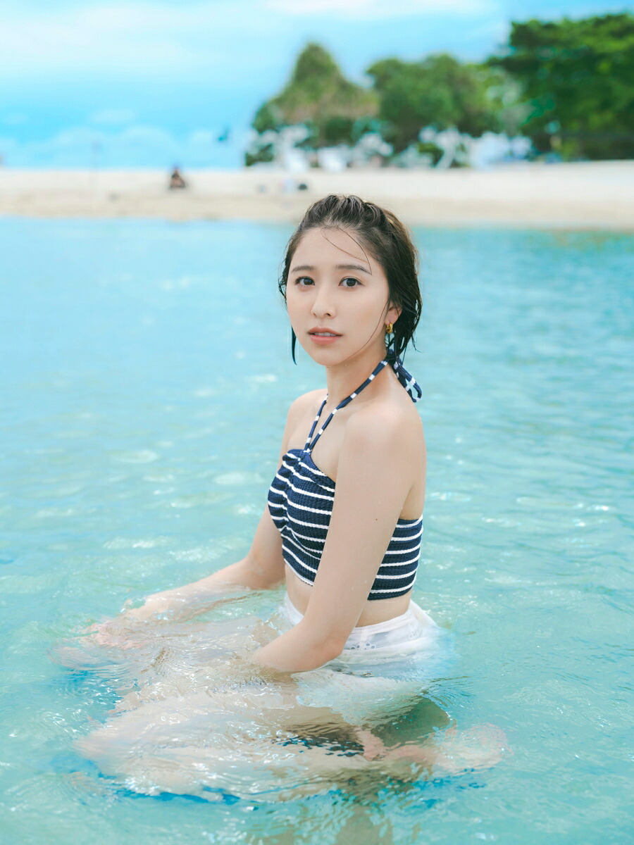 【楽天ブックス限定特典】【受注販売】玉井詩織1st写真集「たまゆら」(限定カバー・ランダム直筆サイン入り)[玉井詩織]