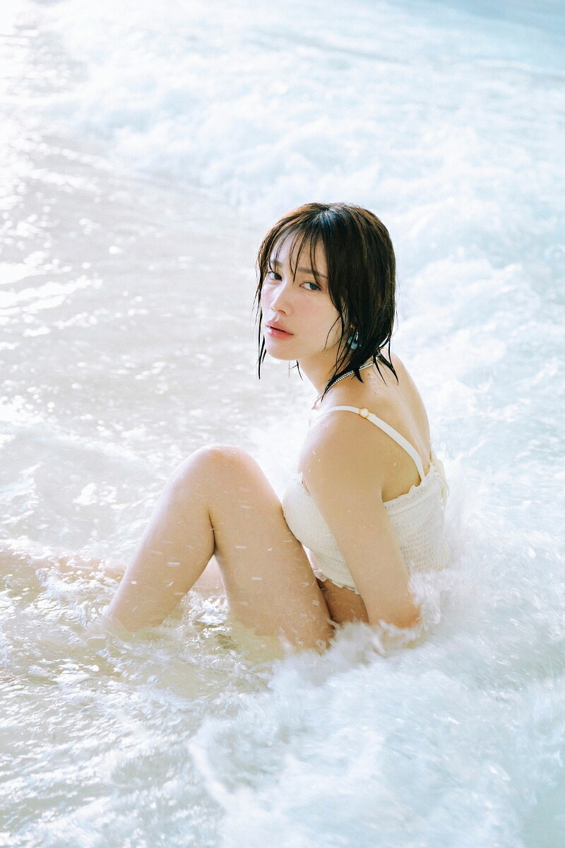 【楽天ブックス限定抽選特典】【クレジットカード決済限定】中村ゆりか写真集YuLUriNA(オンラインラッキードロー抽選権)