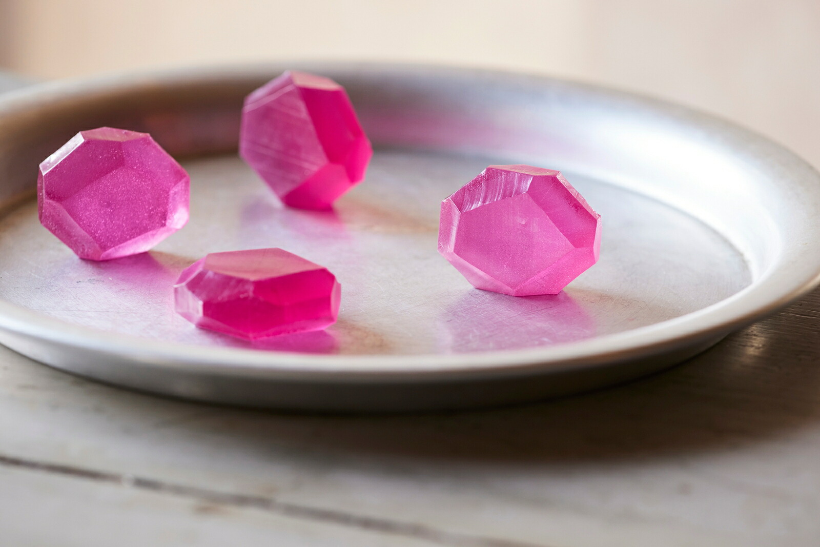 楽天ブックス きらきら鉱物菓子の作り方 ハラペコラボ 本