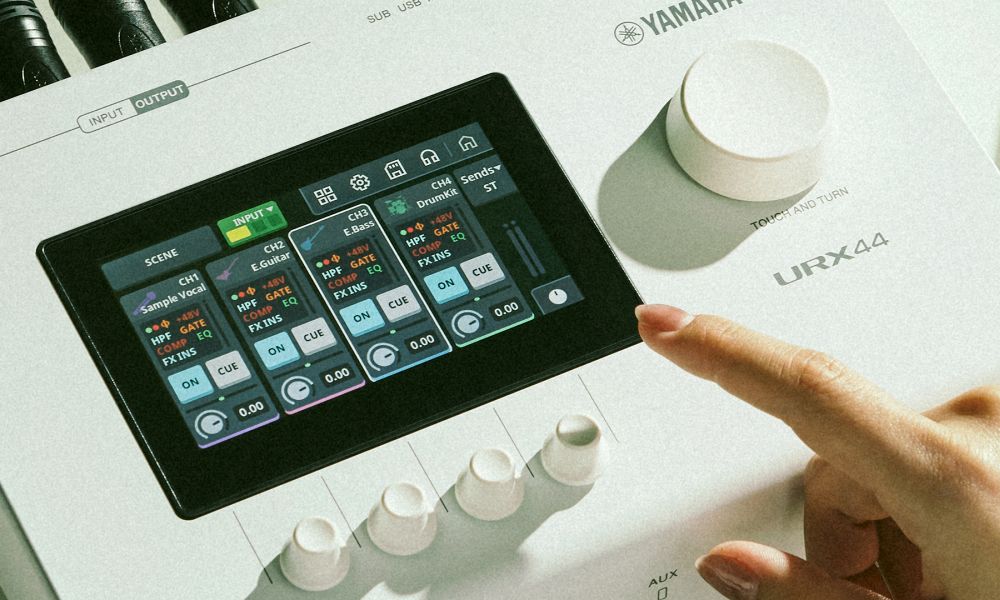 YAMAHAUSB�����ǥ������󥿡��ե�����URX44B(�֥�å�)