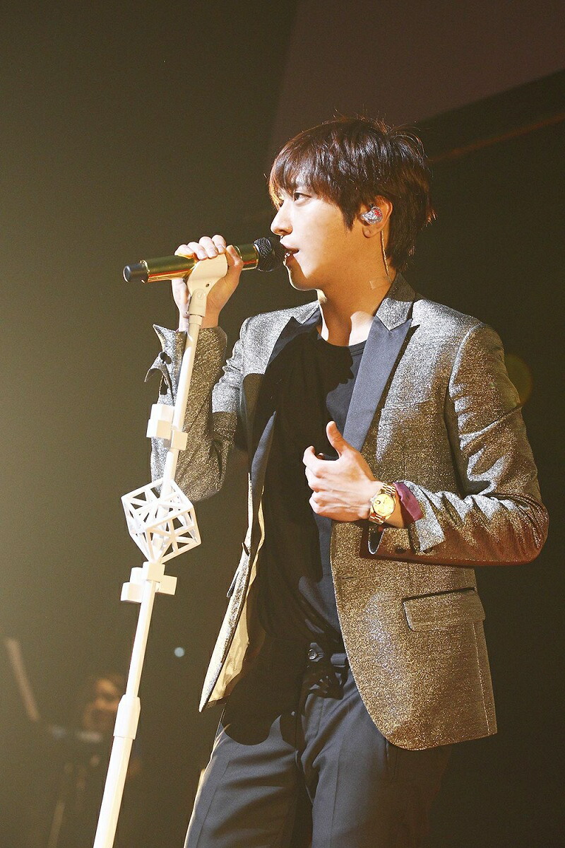 楽天ブックス: JUNG YONG HWA 1st CONCERT in JAPAN“One Fine Day